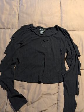 Black Heart Cutout Long Sleeve Crop Top with Sleeve Slits